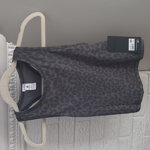 NWT Women's 90 Degrees by Reflex Night Leopard Grey Sports Cropped Top Size XS - Picture 2 of 7